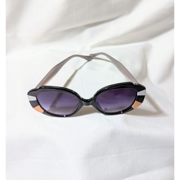 Mimi Black Oversized Retro Style Butterfly Sunglasses Stripes - Picture 6 of 7